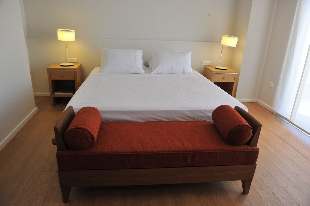 E Hotel Spa & Resort Cyprus — Hotel rooms in Perivolia, Larnaca Region
