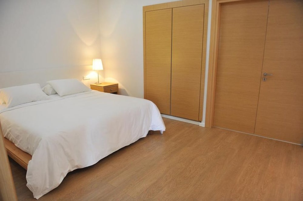 E Hotel Spa & Resort Cyprus — Hotel rooms in Perivolia, Larnaca Region