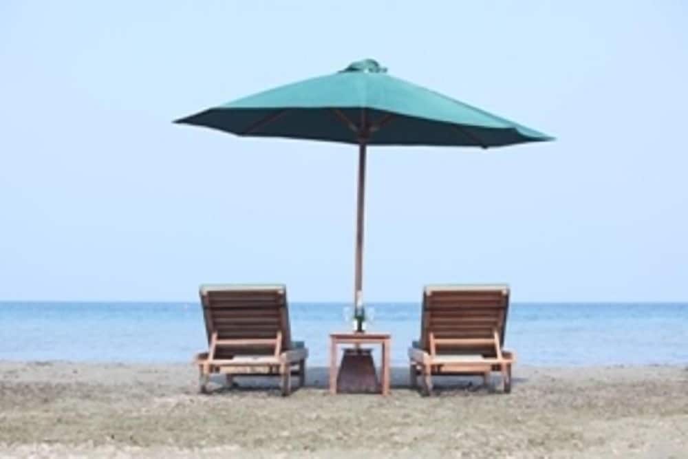 E Hotel Spa & Resort Cyprus — Beach in Perivolia, Larnaca Region