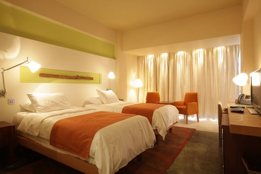 E Hotel Spa & Resort Cyprus — Hotel rooms in Perivolia, Larnaca Region