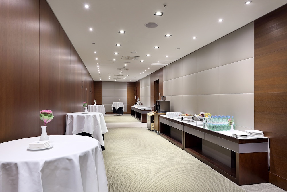 Eurostars Berlin — Restaurant & bars in Berlin, Berlin