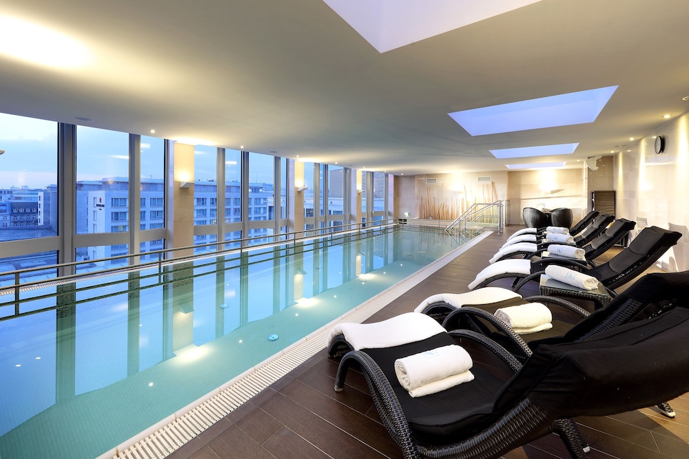 Eurostars Berlin — Swimming pool in Berlin, Berlin