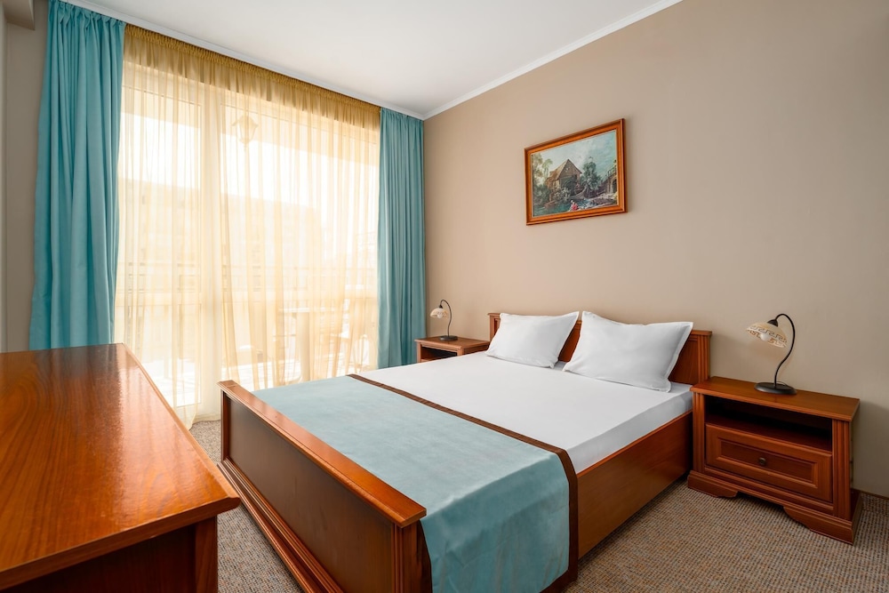 Hotel Festa Pomorie Resort — Hotel rooms in Pomorie, Burgas Region