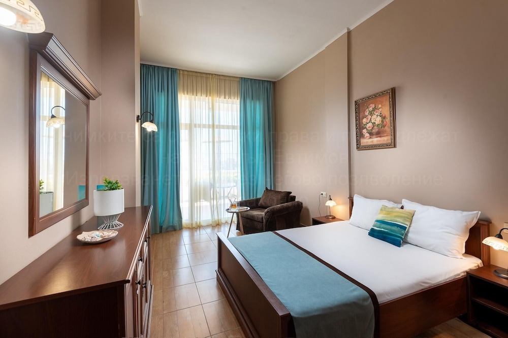 Hotel Festa Pomorie Resort — Hotel rooms in Pomorie, Burgas Region