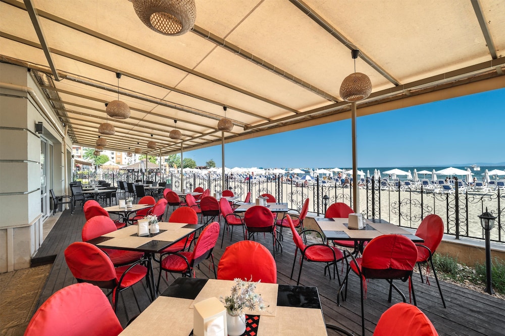 Hotel Festa Pomorie Resort — Restaurant & bars in Pomorie, Burgas Region