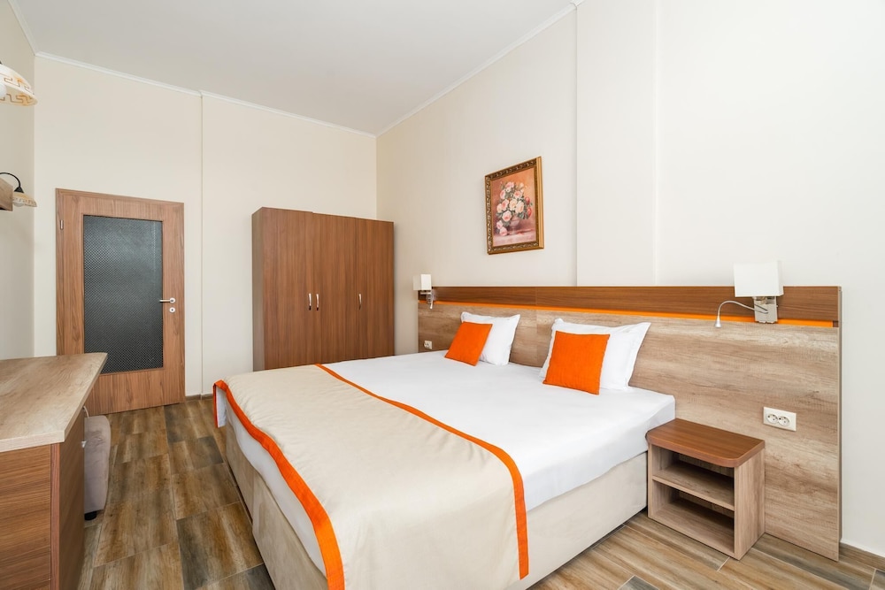 Hotel Festa Pomorie Resort — Hotel rooms in Pomorie, Burgas Region