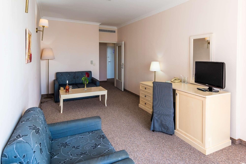 Hotel Festa Pomorie Resort — Hotel rooms in Pomorie, Burgas Region