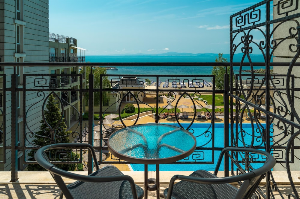 Hotel Festa Pomorie Resort — Swimming pool in Pomorie, Burgas Region