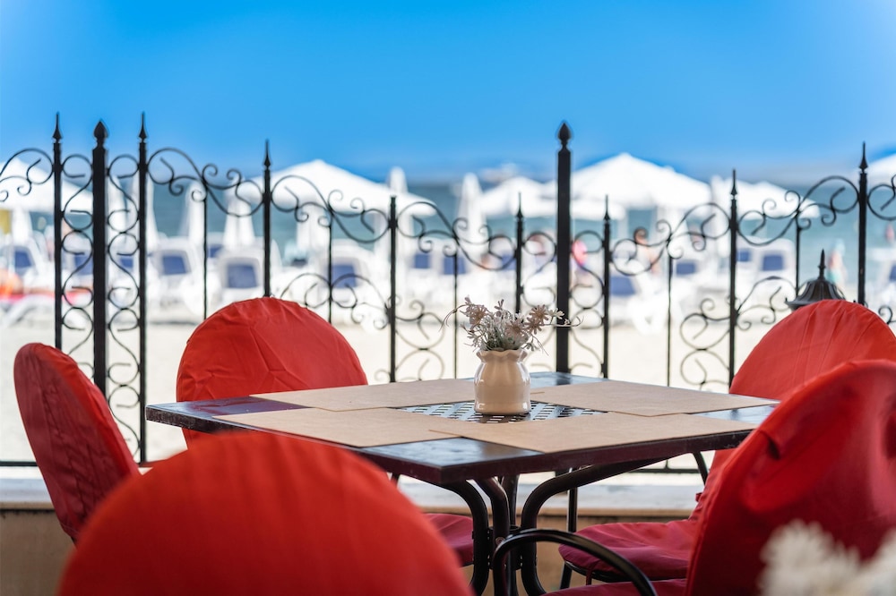 Hotel Festa Pomorie Resort — Restaurant & bars in Pomorie, Burgas Region