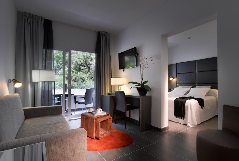 Palladium Hotel Cala Llonga - Adults Only — Hotel rooms in Santa Eulalia, Balearic Islands