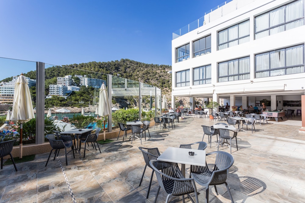 Palladium Hotel Cala Llonga - Adults Only — Restaurant & bars in Santa Eulalia, Balearic Islands