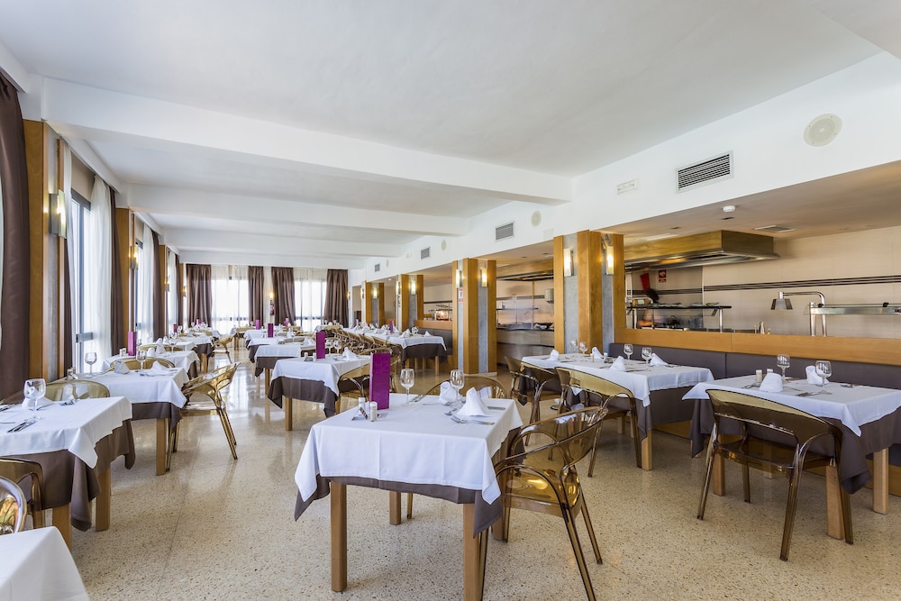 Palladium Hotel Cala Llonga - Adults Only — Restaurant & bars in Santa Eulalia, Balearic Islands