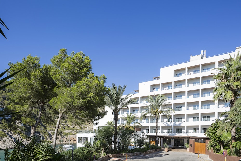 Palladium Hotel Cala Llonga - Adults Only — Hotel building in Santa Eulalia, Balearic Islands