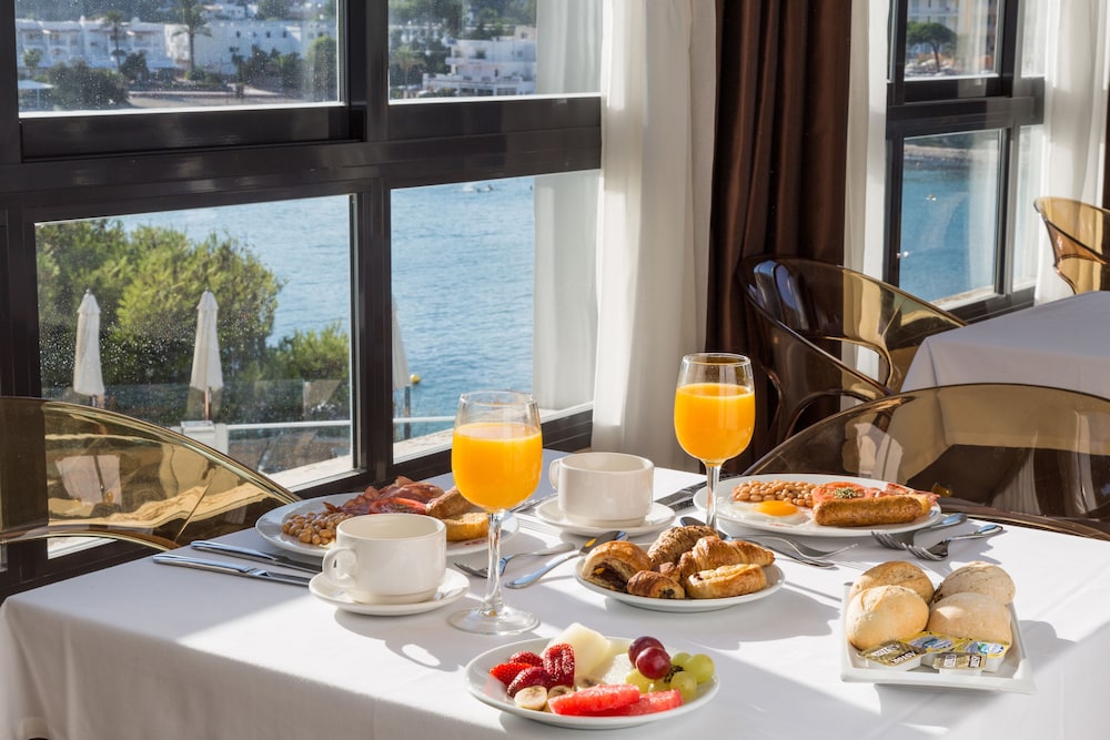 Palladium Hotel Cala Llonga - Adults Only — Hotel rooms in Santa Eulalia, Balearic Islands