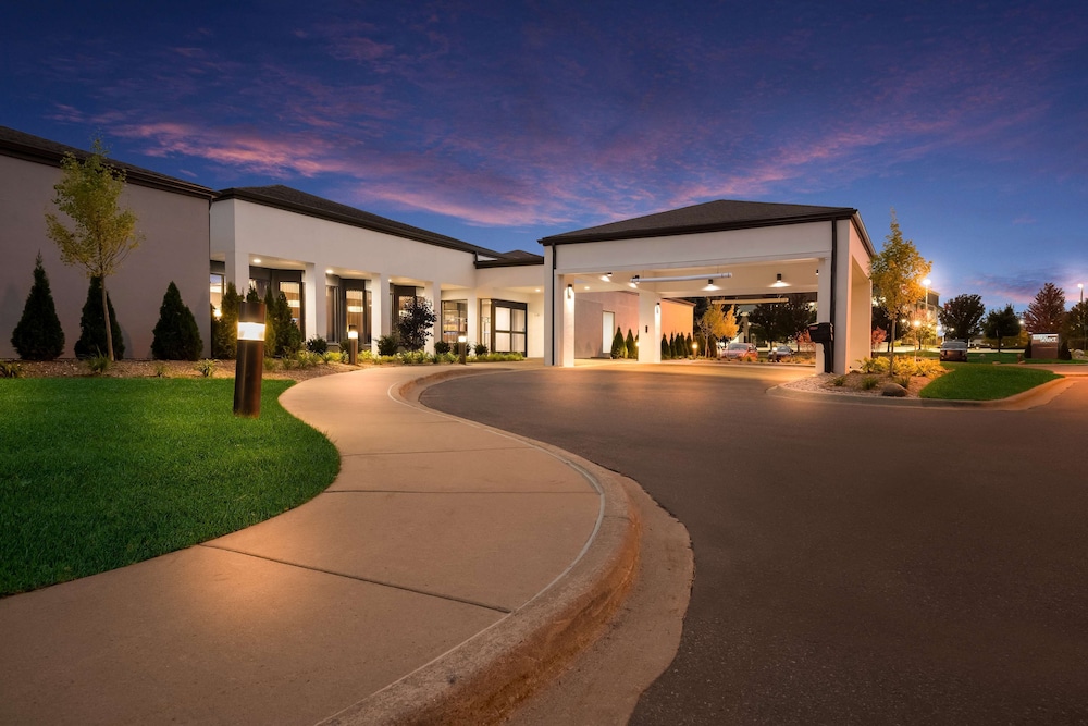 Sonesta Select Detroit Auburn Hills — Hotel building in Auburn Hills, Michigan