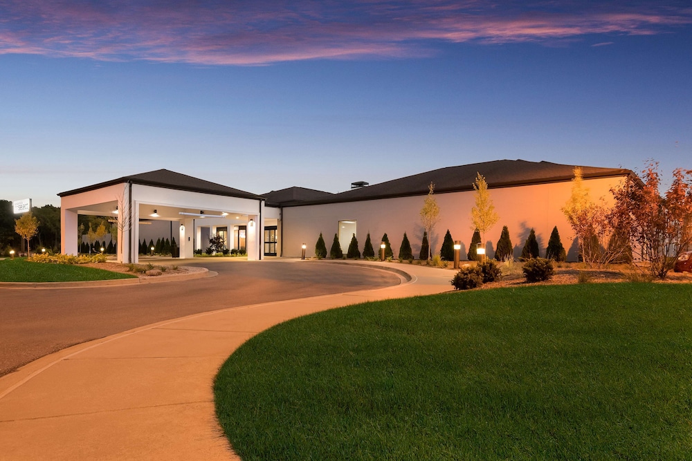 Sonesta Select Detroit Auburn Hills — Main photo in Auburn Hills, Michigan