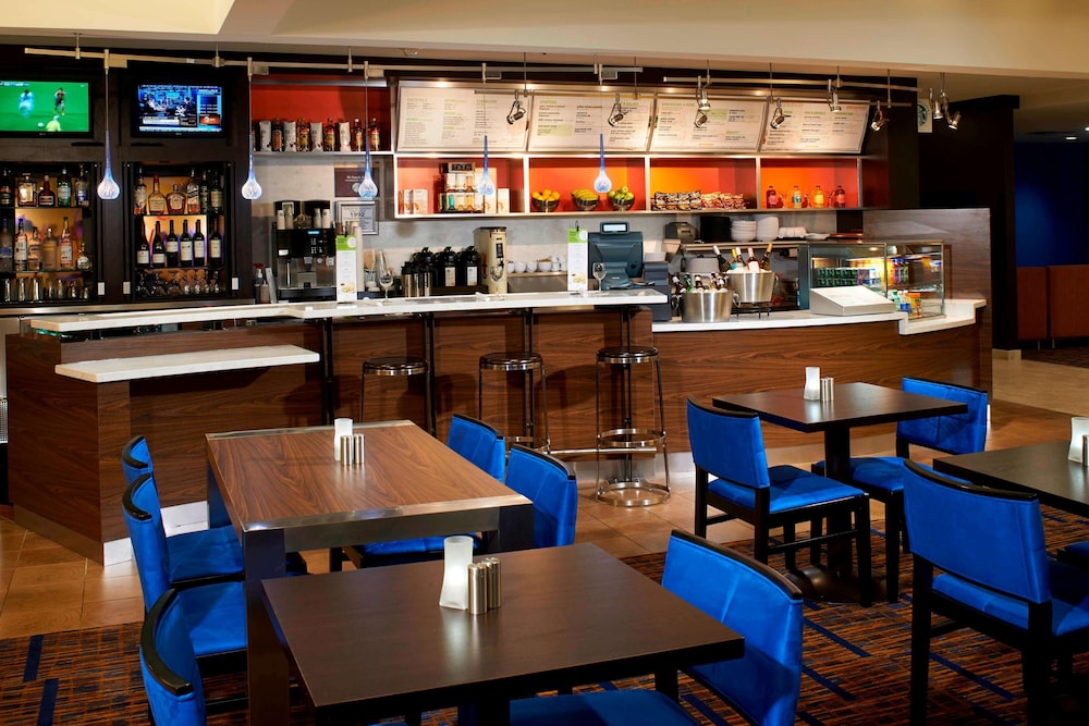 Sonesta Select Detroit Auburn Hills — Restaurant & bars in Auburn Hills, Michigan