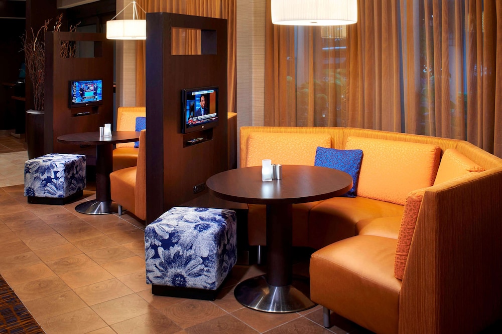 Sonesta Select Detroit Auburn Hills — Restaurant & bars in Auburn Hills, Michigan