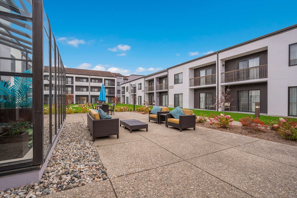 Sonesta Select Detroit Auburn Hills — Hotel building in Auburn Hills, Michigan