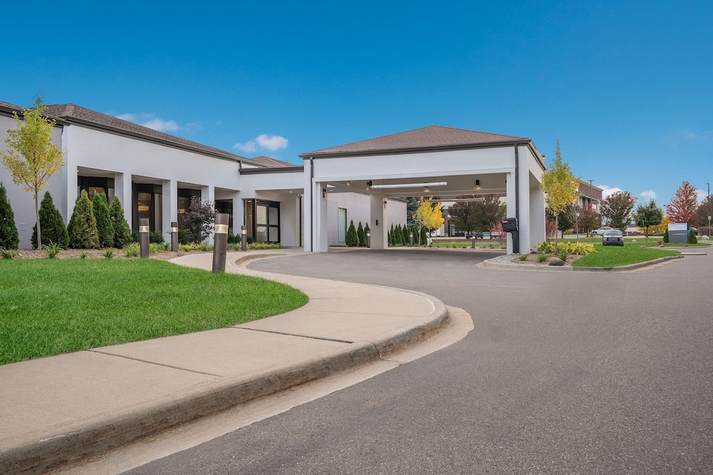 Sonesta Select Detroit Auburn Hills — Hotel building in Auburn Hills, Michigan