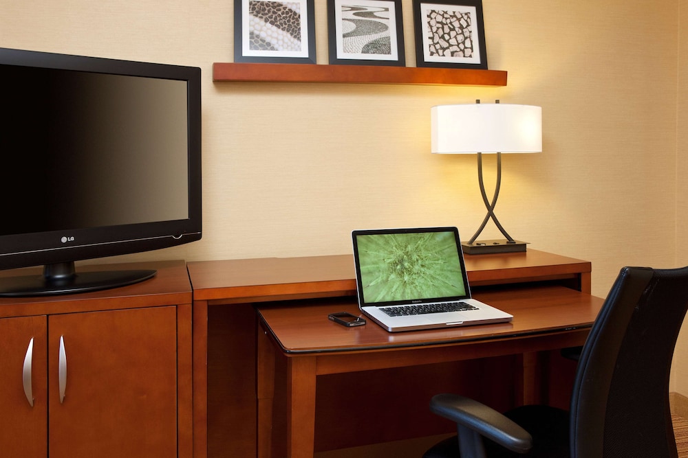 Sonesta Select Detroit Auburn Hills — Hotel rooms in Auburn Hills, Michigan
