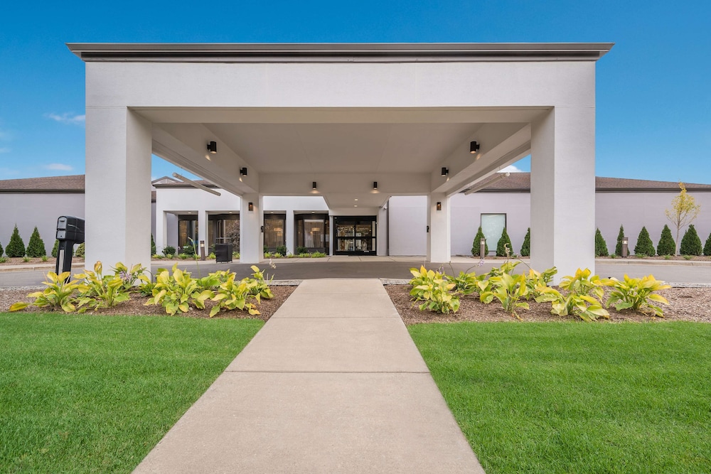 Sonesta Select Detroit Auburn Hills — Hotel building in Auburn Hills, Michigan