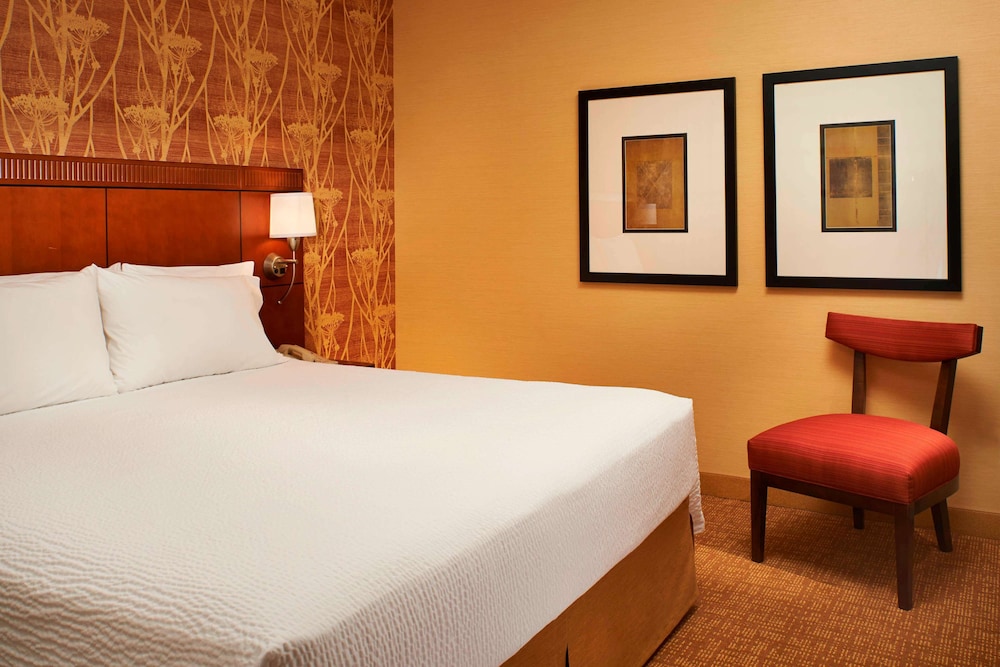 Sonesta Select Detroit Auburn Hills — Hotel rooms in Auburn Hills, Michigan