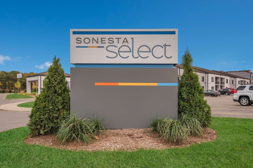 Sonesta Select Detroit Auburn Hills — Hotel building in Auburn Hills, Michigan