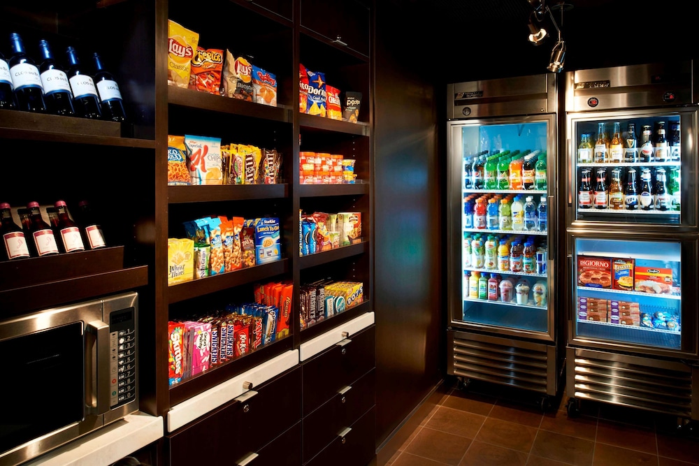 Sonesta Select Detroit Auburn Hills — Restaurant & bars in Auburn Hills, Michigan