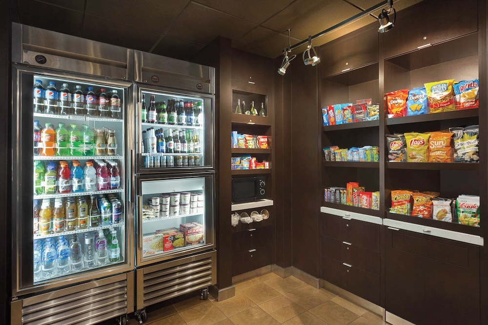 Courtyard by Marriott Fort Myers Cape Coral — Restaurant & bars in Fort Myers, Florida