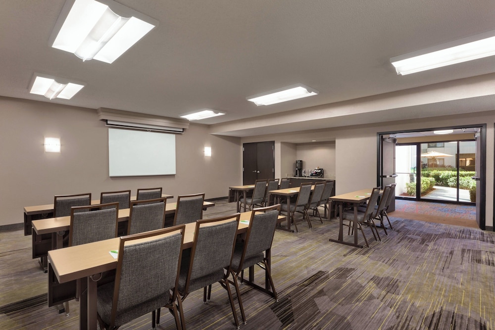 Courtyard by Marriott Fort Myers Cape Coral — Hotel building in Fort Myers, Florida