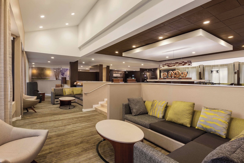 Courtyard by Marriott Fort Myers Cape Coral — Hotel building in Fort Myers, Florida