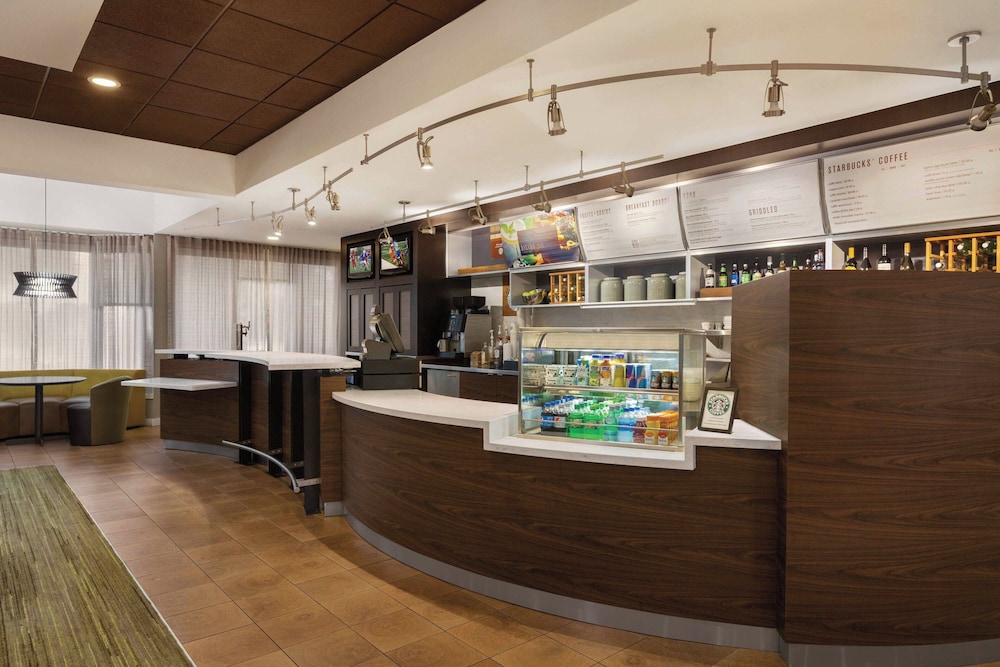 Courtyard by Marriott Fort Myers Cape Coral — Restaurant & bars in Fort Myers, Florida
