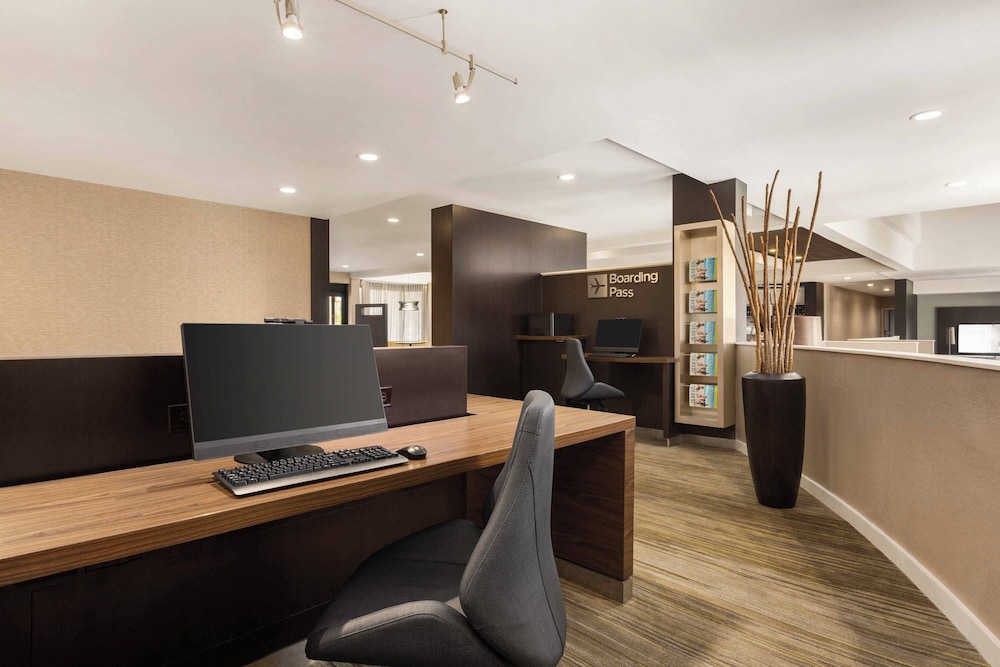 Courtyard by Marriott Fort Myers Cape Coral — Hotel building in Fort Myers, Florida
