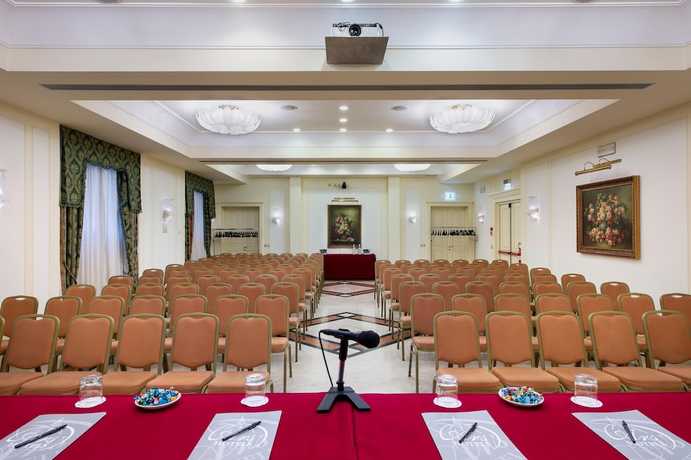Grand Hotel Adriatico — Hotel building in Florence, Tuscany