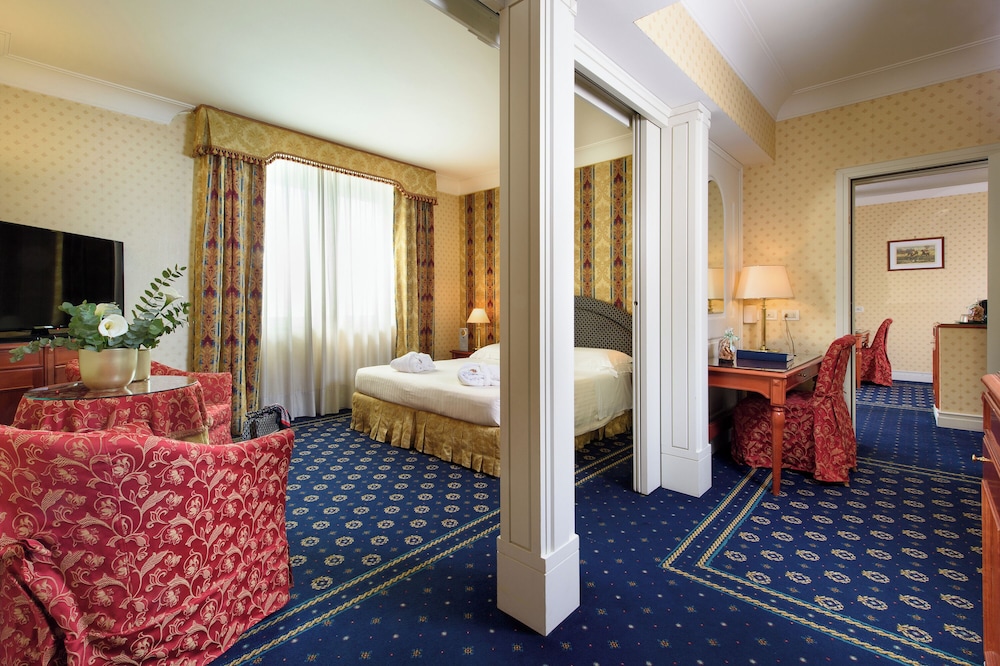 Grand Hotel Adriatico — Hotel rooms in Florence, Tuscany