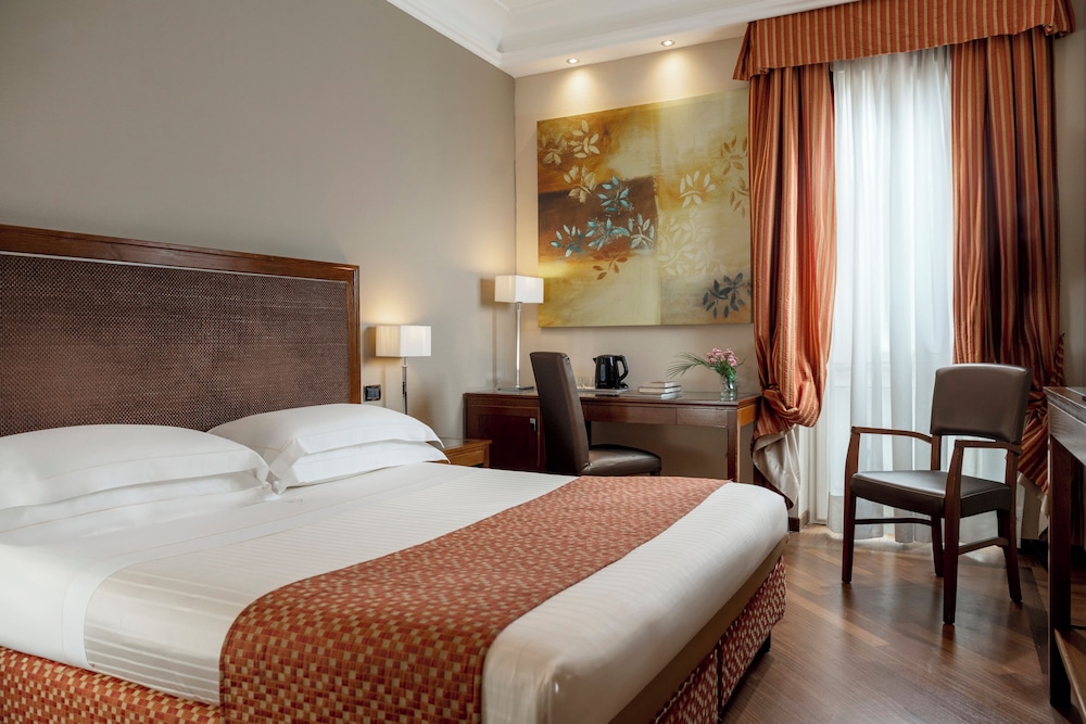 Grand Hotel Adriatico — Hotel rooms in Florence, Tuscany