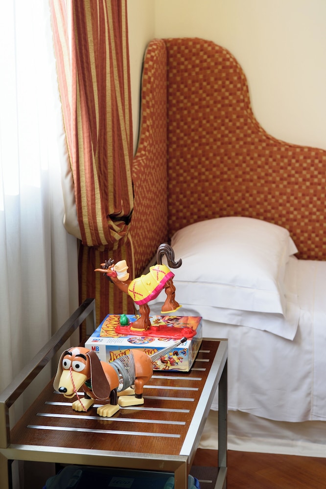 Grand Hotel Adriatico — Hotel rooms in Florence, Tuscany