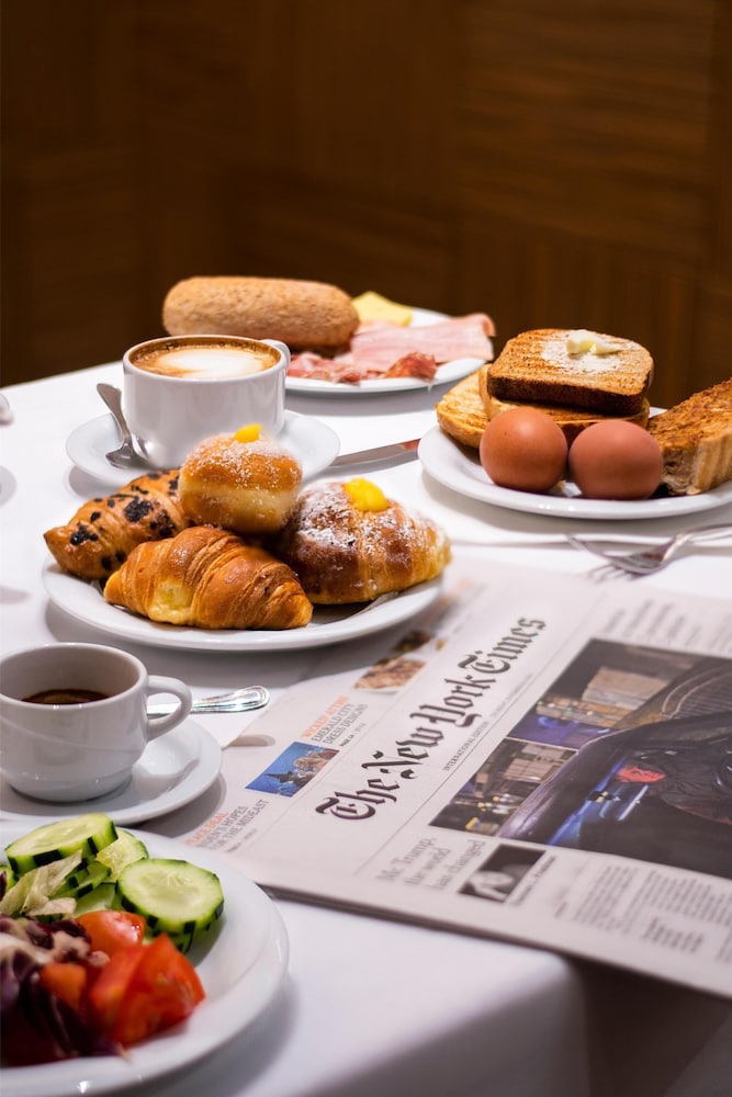 Grand Hotel Adriatico — Restaurant & bars in Florence, Tuscany