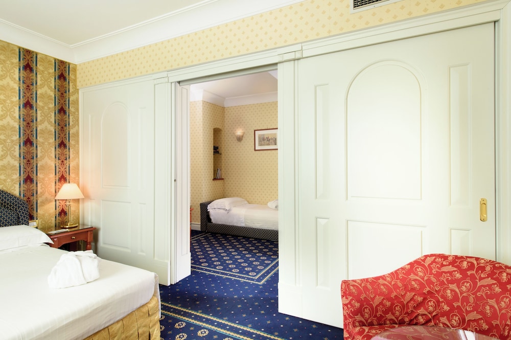 Grand Hotel Adriatico — Hotel rooms in Florence, Tuscany