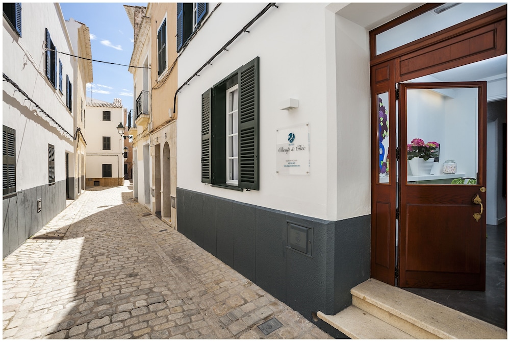Cheap & Chic Hotel — Hotel building in Ciutadella de Menorca, Balearic Islands