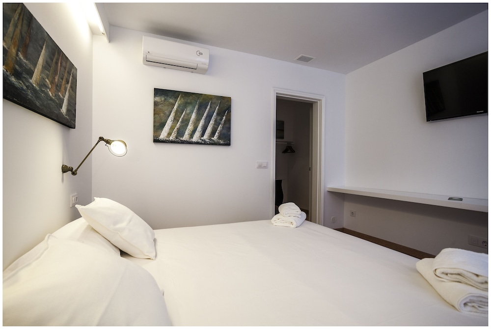 Cheap & Chic Hotel — Hotel rooms in Ciutadella de Menorca, Balearic Islands