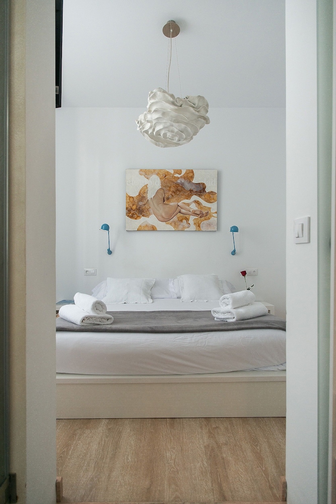 Cheap & Chic Hotel — Hotel rooms in Ciutadella de Menorca, Balearic Islands