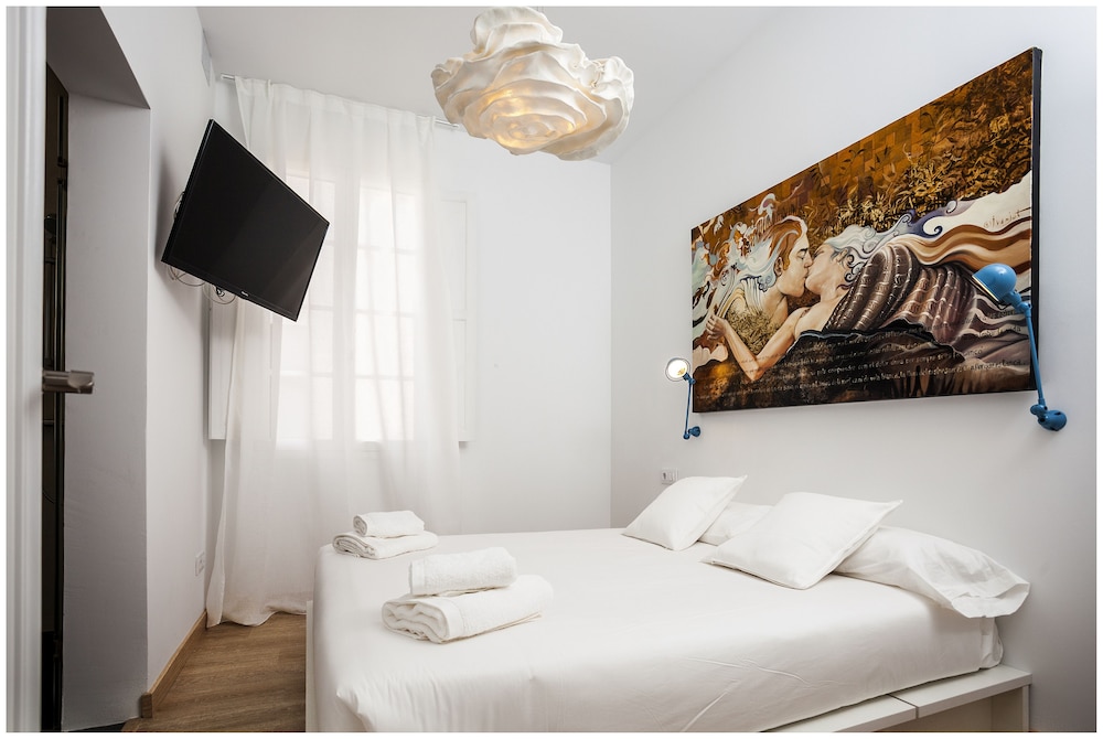 Cheap & Chic Hotel — Hotel rooms in Ciutadella de Menorca, Balearic Islands
