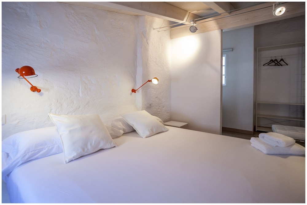 Cheap & Chic Hotel — Hotel rooms in Ciutadella de Menorca, Balearic Islands