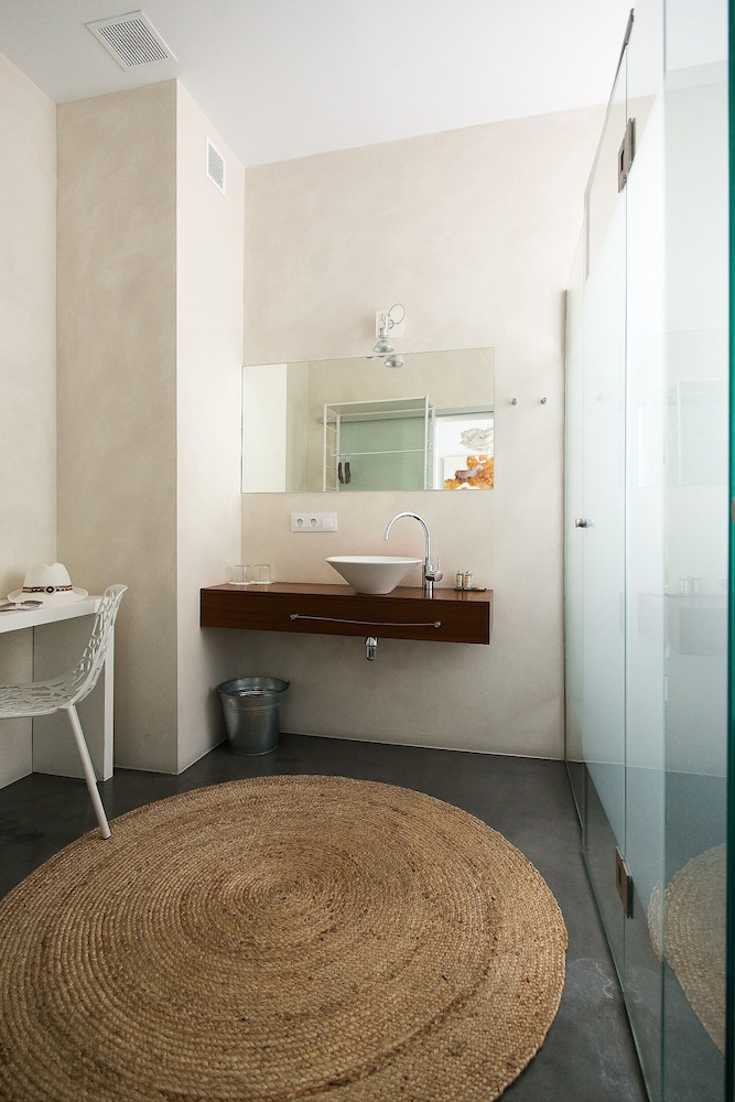 Cheap & Chic Hotel — Hotel rooms in Ciutadella de Menorca, Balearic Islands