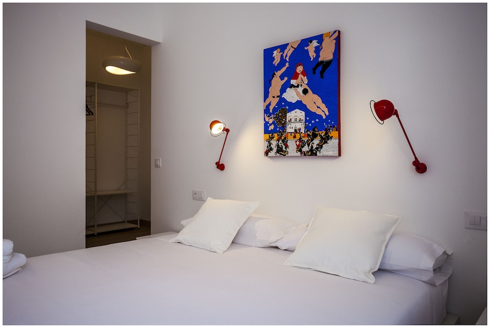 Cheap & Chic Hotel — Hotel rooms in Ciutadella de Menorca, Balearic Islands