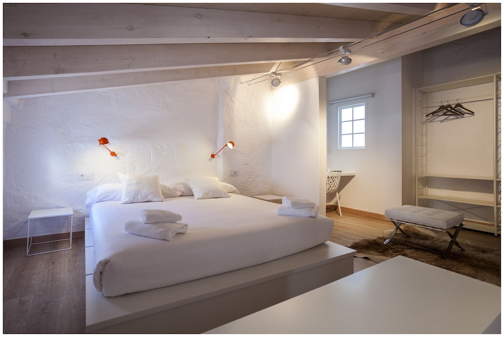 Cheap & Chic Hotel — Hotel rooms in Ciutadella de Menorca, Balearic Islands