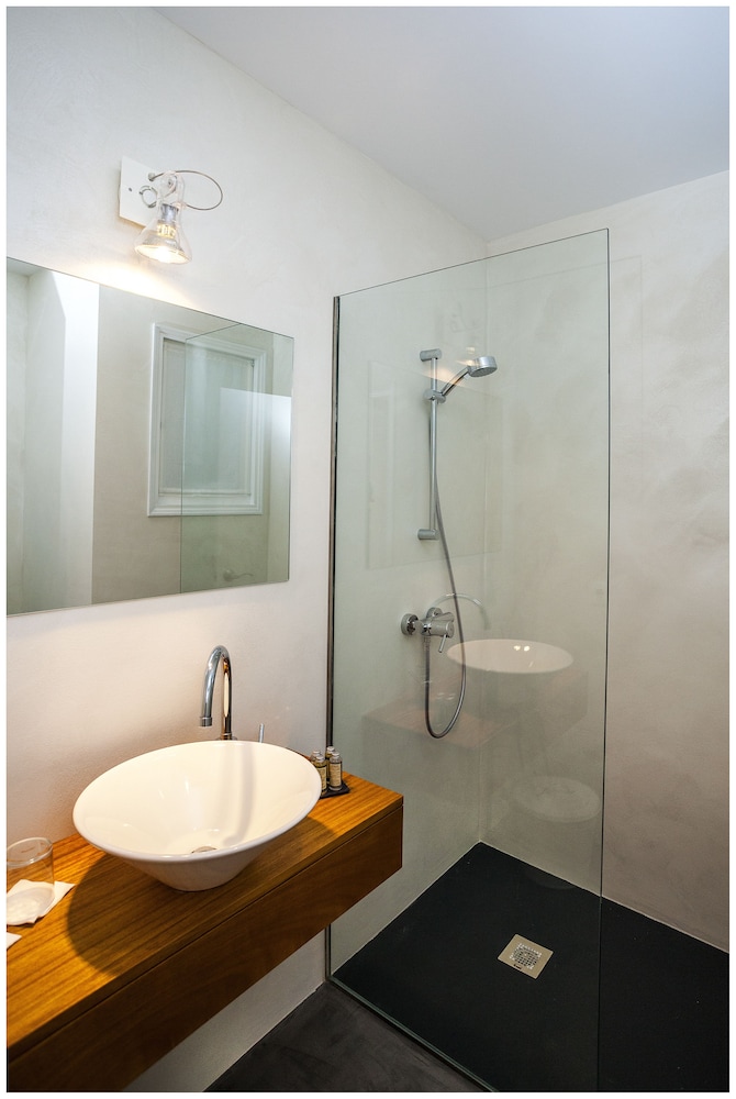 Cheap & Chic Hotel — Hotel rooms in Ciutadella de Menorca, Balearic Islands