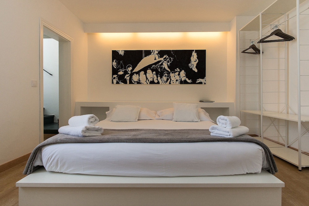 Cheap & Chic Hotel — Hotel rooms in Ciutadella de Menorca, Balearic Islands